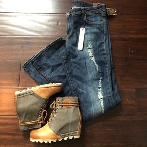 NWT Kut from the Kloth Baby Bootcut Distressed